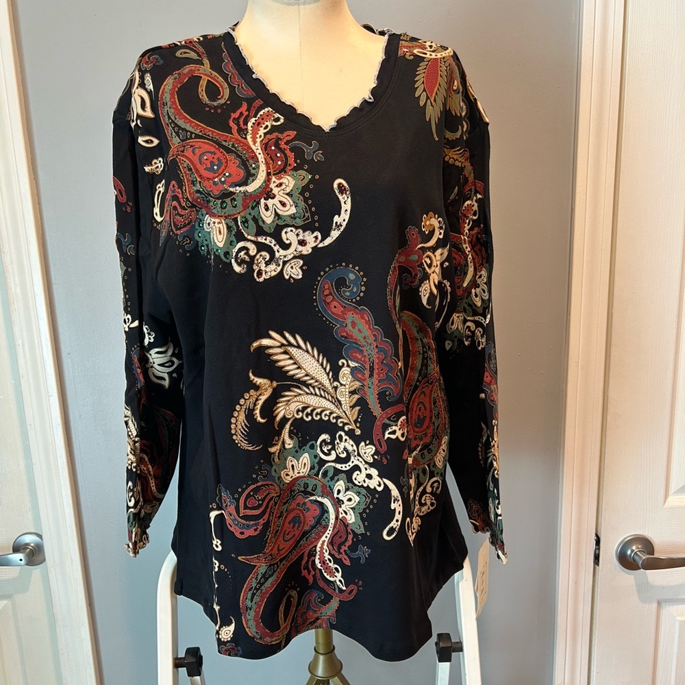 Paisley dreams V-neck top